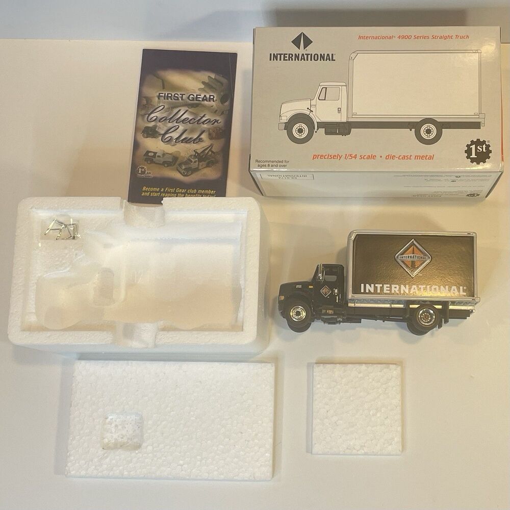 NEW 1st Gear International 4900 Series Straight Truck 1/54 Scale Diecast Metal
